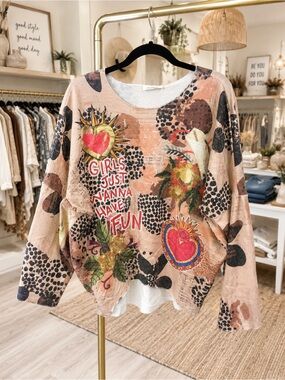D58. From Italy 🇮🇹 “Girls Just Wanna Have Fun”Pullover